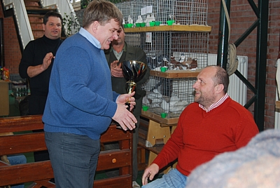 Dr. Szűcs Lajos adta ás a  VII. Galambkiállítás fődíját