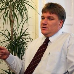 Dr. Szűcs Lajos, a Pest Megyei Önkormányzat elnöke