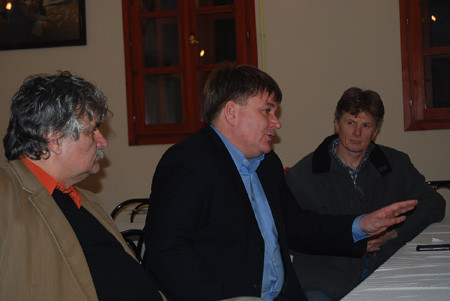 Dr. Szűcs Lajos elmondta, hogy a vállalkozásoknak a védelmére törekednének 