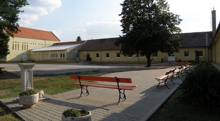 A felújított pusztavacsi iskola