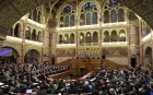 A kormány- és köztisztviselők felmenthetőségének újraszabályozásáról dönthet az Országgyűlés