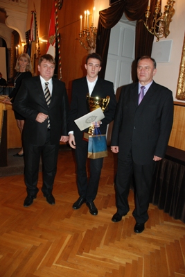 Sportkarácsony a Megyeházán