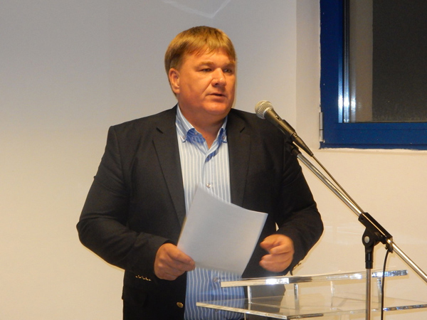  dr. Szűcs Lajos Pest megye 7. számú választókerületének elnöke, országgyűlési képviselő.