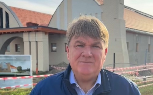 Jövőre már lehet úszni a vecsési tanuszodában